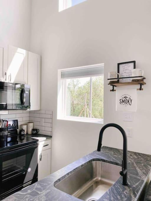 Cozy Smoky Mountain Tiny House Daire Pigeon Forge Dış mekan fotoğraf